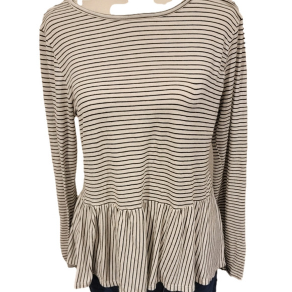 𝅺LIVE In The Moment Long Sleeve Tee With Ruffled Hem size M - Picture 1 of 8